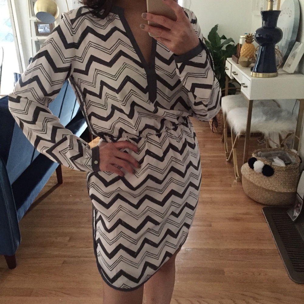 Dress - Picture 2 of 5
